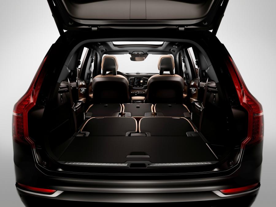  Volvo XC90 T6 AWD First Edition 2014 года  (фото 32 из 38)